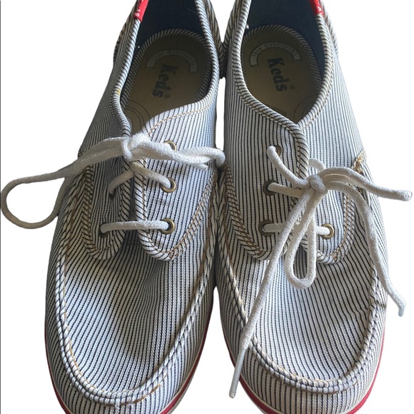 Keds Shoes - Keds womens pinstripe boat shoes, EUC, size 9